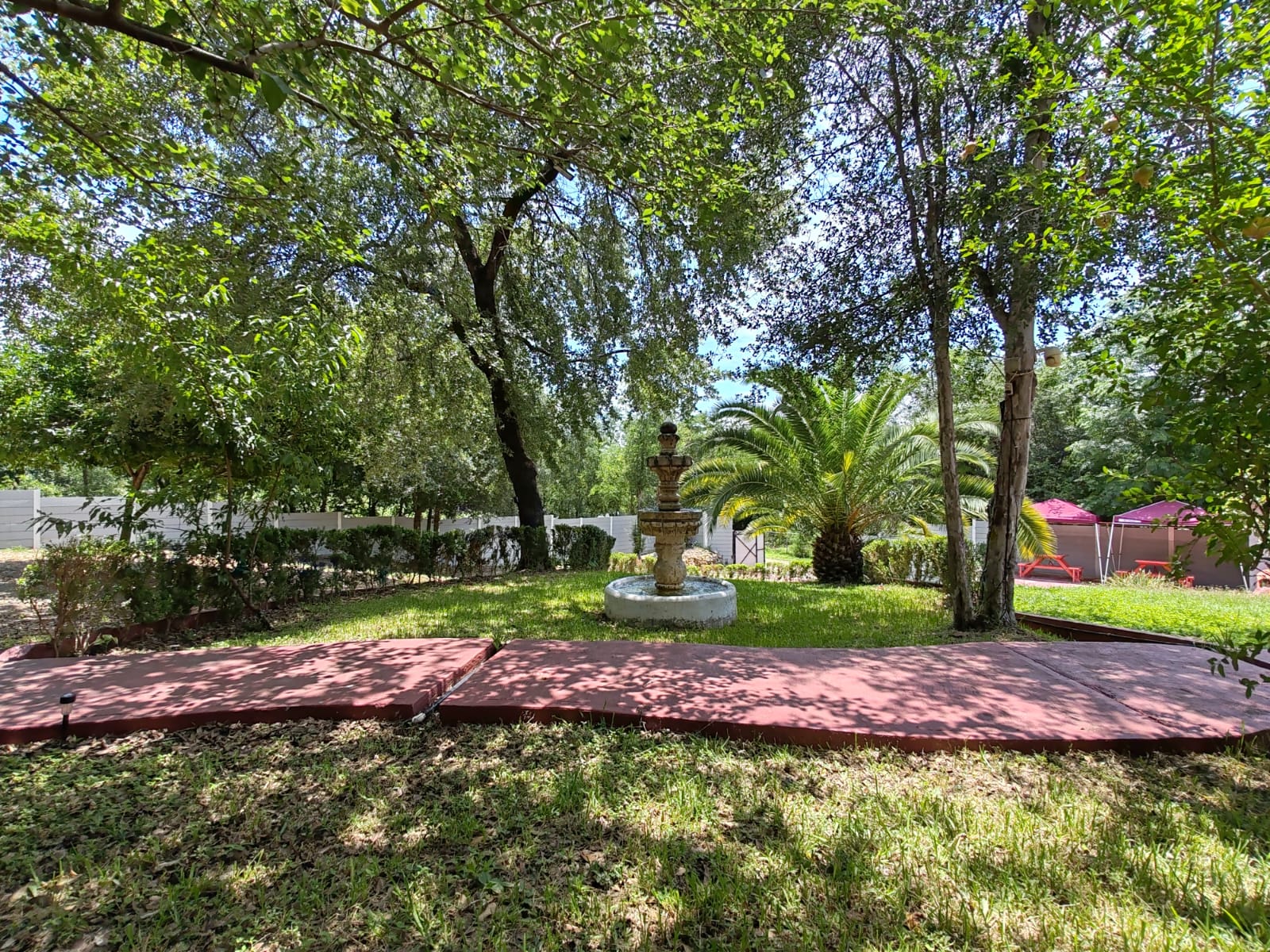 http://www.regioservicios.com/inmobiliaria/detalle/quinta-en-venta-en-montemorelos-quinta-venta-montemorelos-canoas-foto_12
