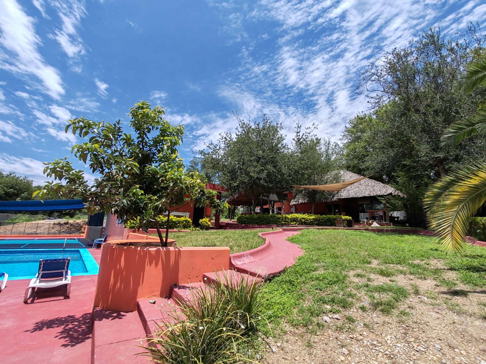 http://www.regioservicios.com/inmobiliaria/detalle/quinta-en-venta-en-montemorelos-quinta-venta-montemorelos-canoas-foto_2
