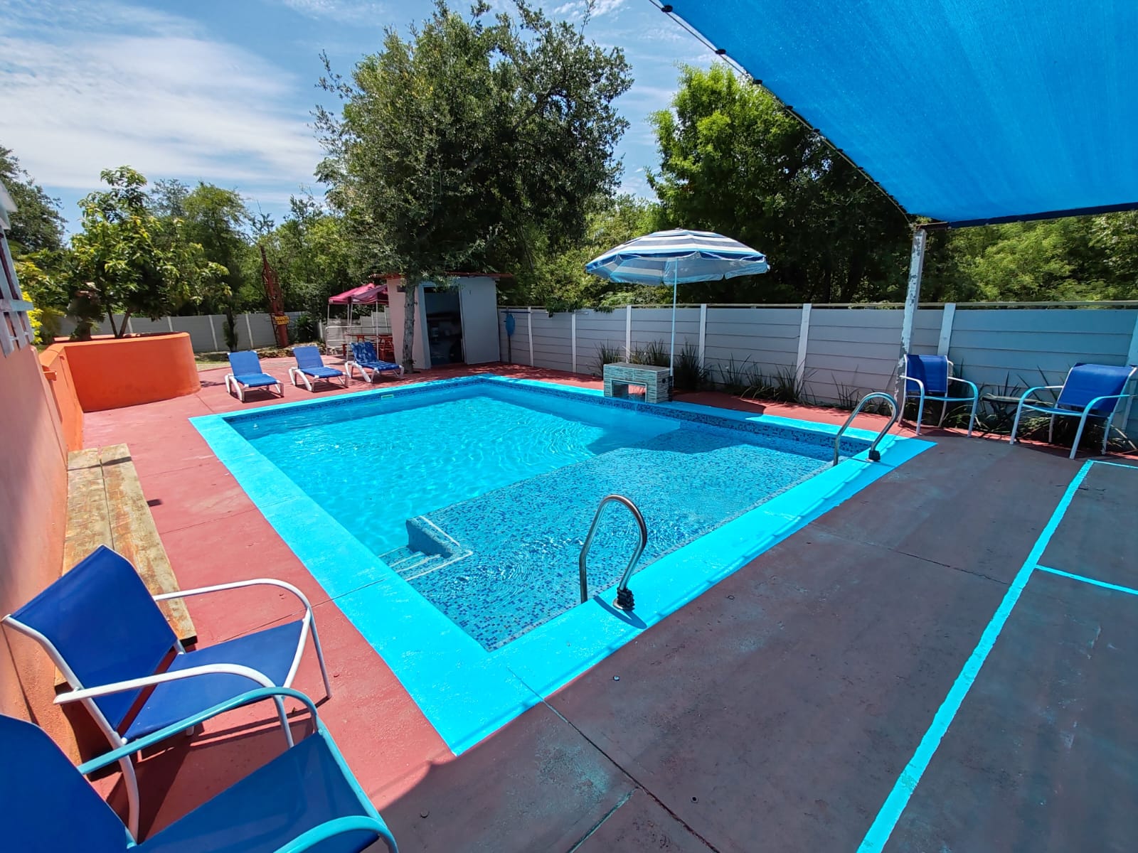 http://www.regioservicios.com/inmobiliaria/detalle/quinta-en-venta-en-montemorelos-quinta-venta-montemorelos-canoas-foto_18