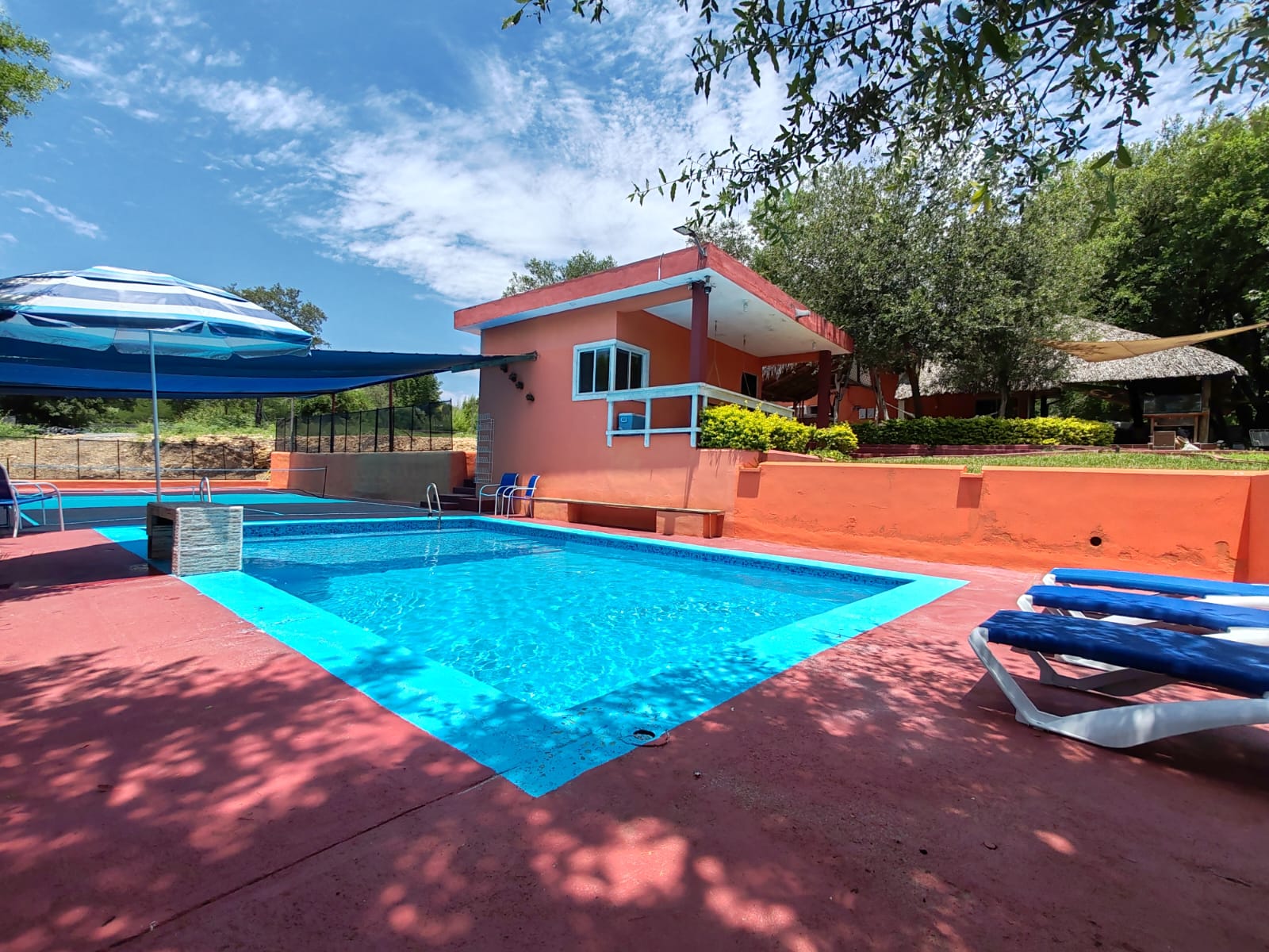 http://www.regioservicios.com/inmobiliaria/detalle/quinta-en-venta-en-montemorelos-quinta-venta-montemorelos-canoas-foto_24