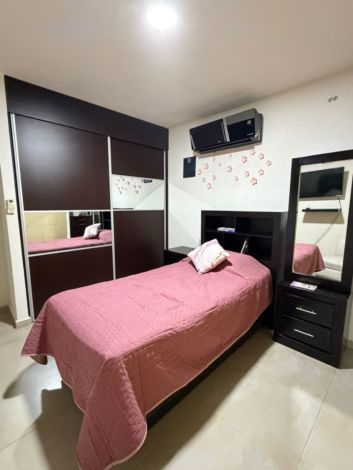 http://www.regioservicios.com/inmobiliaria/detalle/casa-espaciosa-en-renta-en-navio-dreams-lagoons-casa-renta-apodaca-dreams-lagoons-foto_6